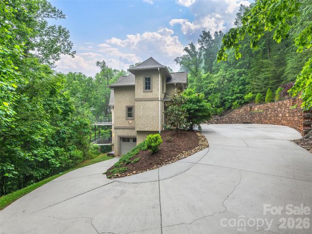 433 Coopers Hawk Drive, Asheville, NC 28803