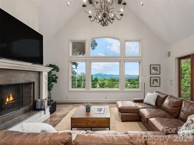 433 Coopers Hawk Drive, Asheville, NC 28803