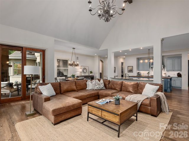 433 Coopers Hawk Drive, Asheville, NC 28803