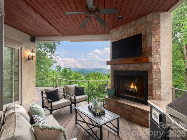 433 Coopers Hawk Drive, Asheville, NC 28803