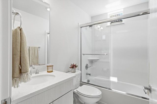 170 Box Ln, Sacramento, CA 95818