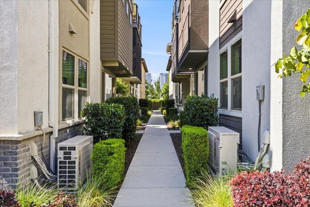 170 Box Ln, Sacramento, CA 95818