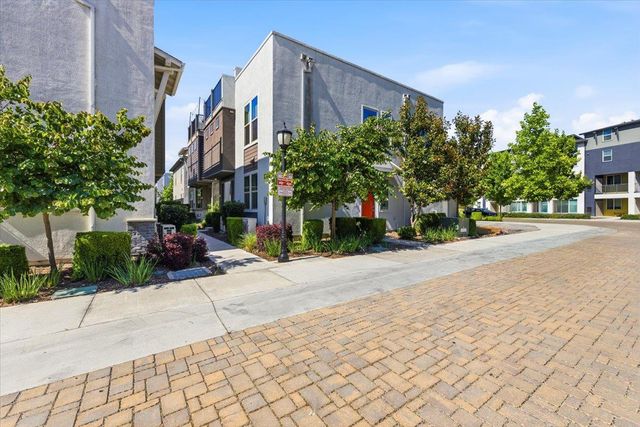 170 Box Ln, Sacramento, CA 95818