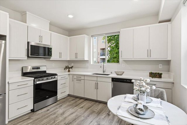 170 Box Ln, Sacramento, CA 95818