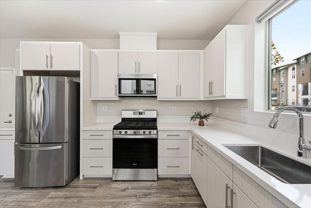 170 Box Ln, Sacramento, CA 95818