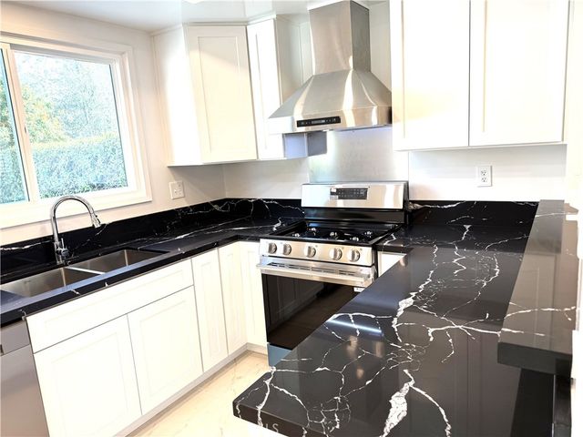 3650 Hackett Avenue, Long Beach, CA 90808