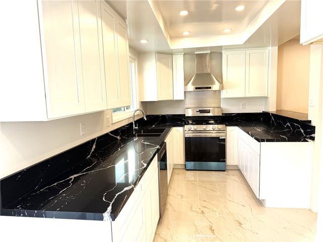 3650 Hackett Avenue, Long Beach, CA 90808