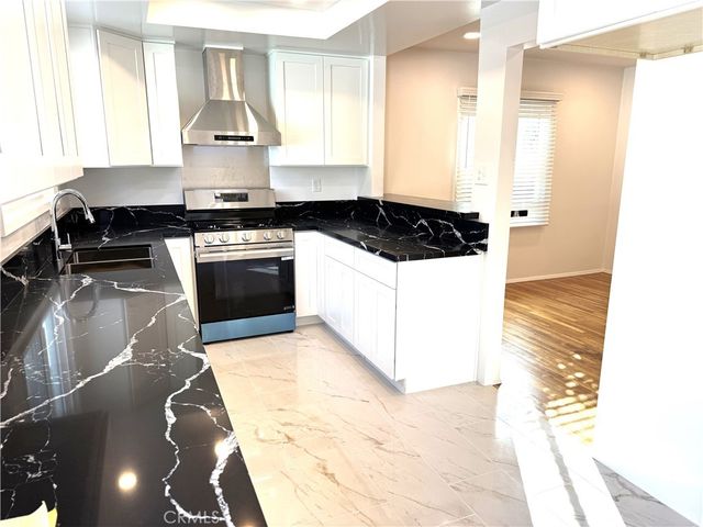 3650 Hackett Avenue, Long Beach, CA 90808