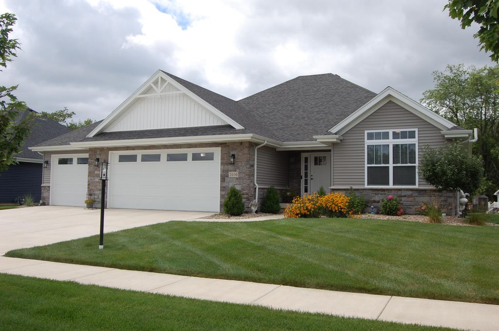 2030 Peace Pkwy Court, Schererville, IN 46375