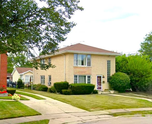 472 Northgate Court, Riverside, IL 60546