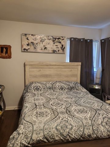 472 Northgate Court, Riverside, IL 60546