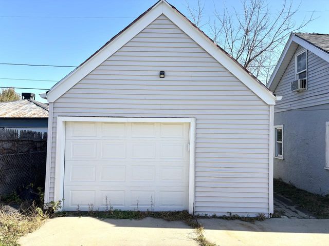 5120 N 56th STREET, Milwaukee, WI 53218