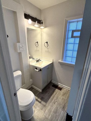 5120 N 56th STREET, Milwaukee, WI 53218