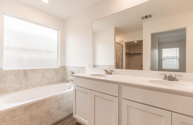 175 Silver Springs BND, Kyle, TX 78640