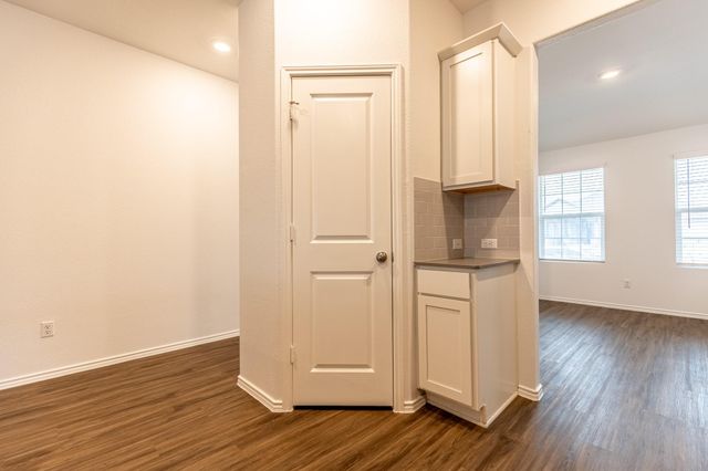 175 Silver Springs BND, Kyle, TX 78640