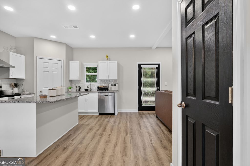 5571 Panola Place, Lithonia, GA 30058 — photo 5