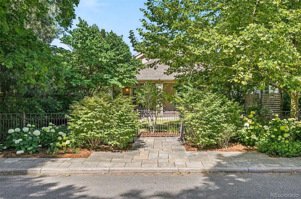 Image 2 of property listing at 2515 S Clayton Street, Denver, CO 80210