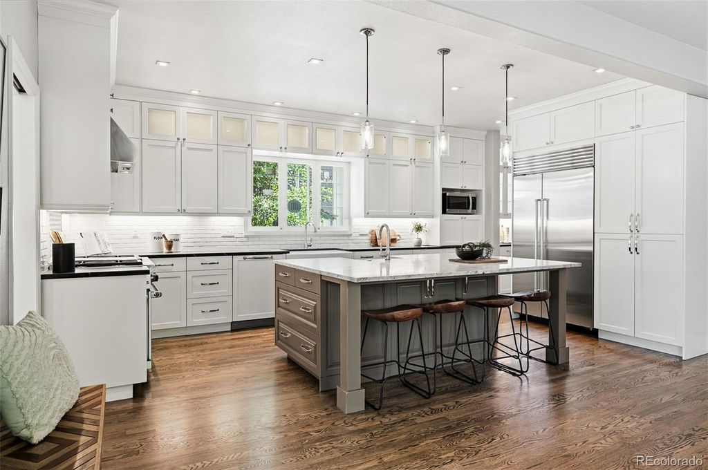 Image 10 of property listing at 2515 S Clayton Street, Denver, CO 80210