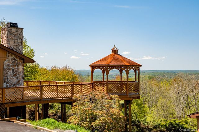 203 Skyline Drive, Woodbourne, NY 12788