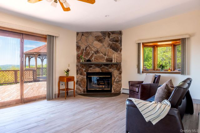 203 Skyline Drive, Woodbourne, NY 12788