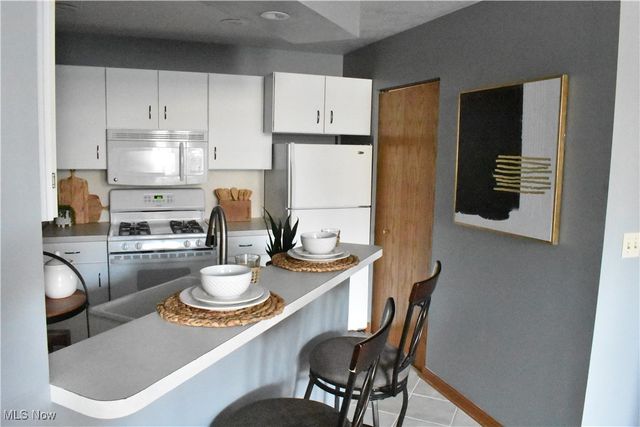 1133 Red Tail Hawk Court 6, Boardman, OH 44512