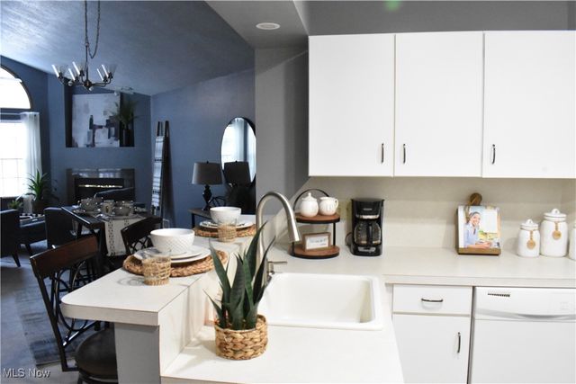 1133 Red Tail Hawk Court 6, Boardman, OH 44512