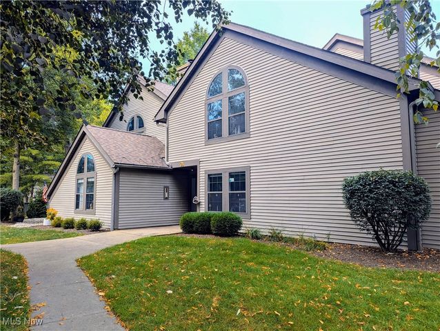 1133 Red Tail Hawk Court 6, Boardman, OH 44512