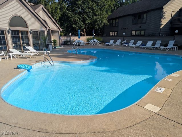 1133 Red Tail Hawk Court 6, Boardman, OH 44512