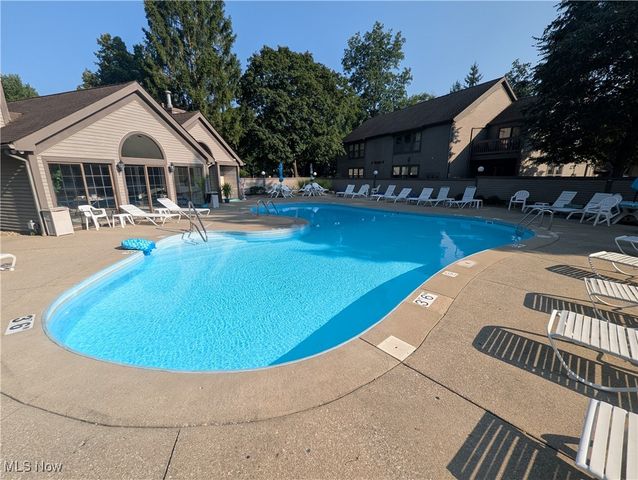 1133 Red Tail Hawk Court 6, Boardman, OH 44512