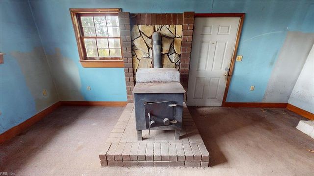 289 Wise LN, Mattaponi, VA 23110