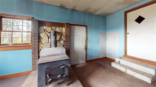 289 Wise LN, Mattaponi, VA 23110