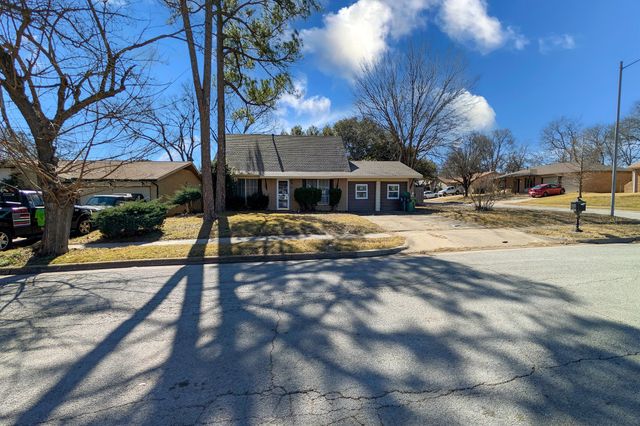 1200 Rebecca Lane, Arlington, TX 76014