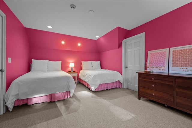 1315 Abington Cambs Drive, Lake Forest, IL 60045