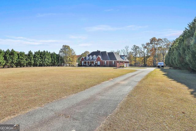 395 W McIntosh Road, Brooks, GA 30205