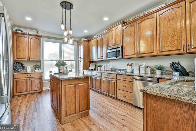395 W McIntosh Road, Brooks, GA 30205