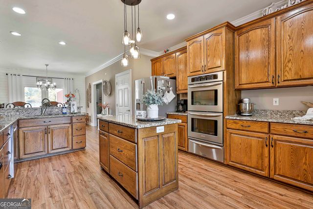 395 W McIntosh Road, Brooks, GA 30205