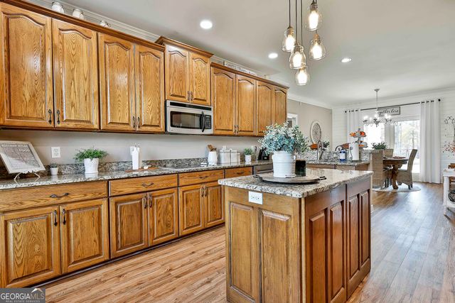 395 W McIntosh Road, Brooks, GA 30205