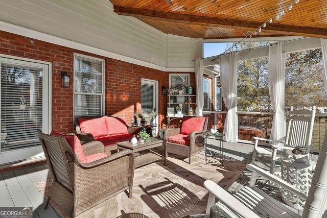 395 W McIntosh Road, Brooks, GA 30205