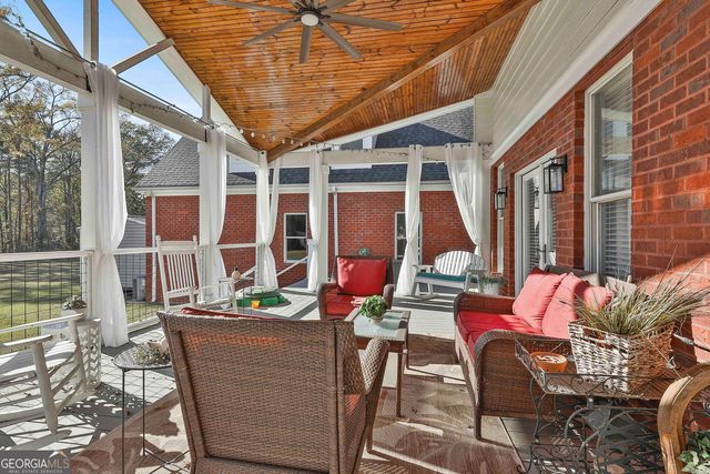 395 W McIntosh Road, Brooks, GA 30205