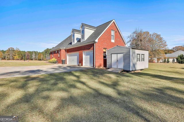 395 W McIntosh Road, Brooks, GA 30205
