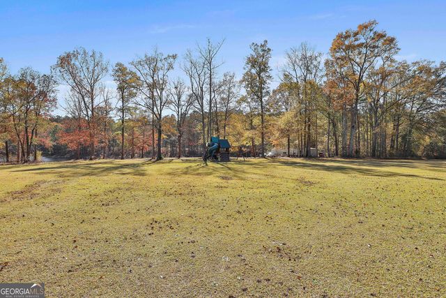 395 W McIntosh Road, Brooks, GA 30205