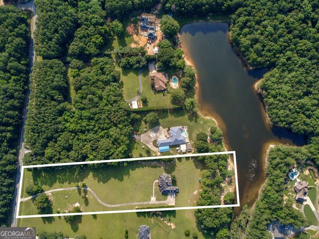 395 W McIntosh Road, Brooks, GA 30205