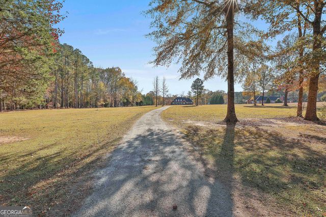 395 W McIntosh Road, Brooks, GA 30205