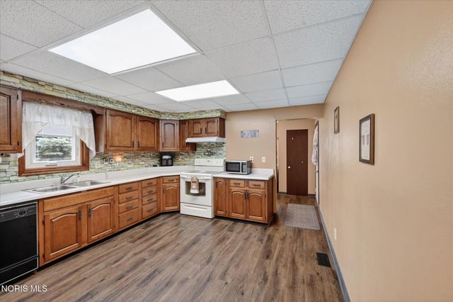 9111 County Road H, Delta, OH 43515