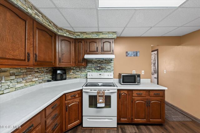 9111 County Road H, Delta, OH 43515