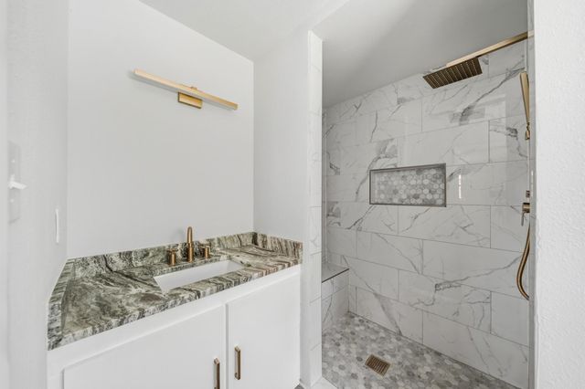 5926 Warm Springs Road, Houston, TX 77035
