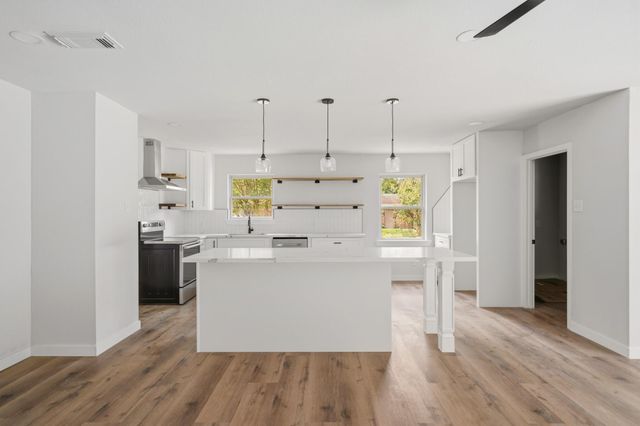 5926 Warm Springs Road, Houston, TX 77035