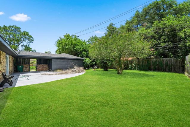 5926 Warm Springs Road, Houston, TX 77035