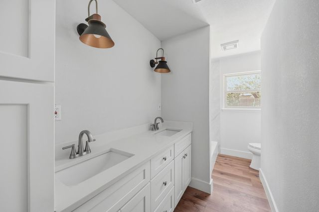 5926 Warm Springs Road, Houston, TX 77035