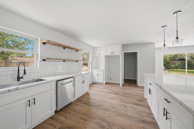 5926 Warm Springs Road, Houston, TX 77035